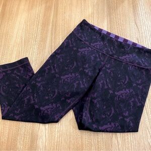 Dark Purple Lululemon Crop Leggings Size 6